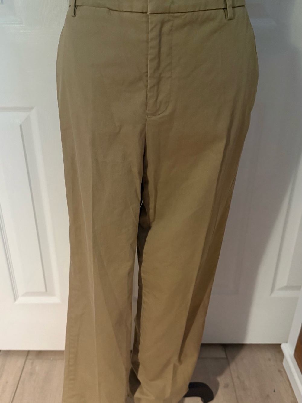 Vince Woman’s Khaki Straight-Leg Cotton Blend Pants